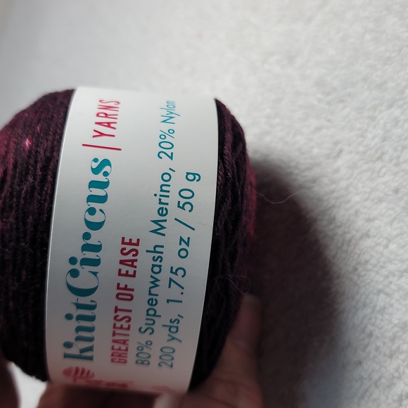 Knit Circus "Vampire Boyfriend" Gradient Red and Purple Yarn - Picture 4 of 7